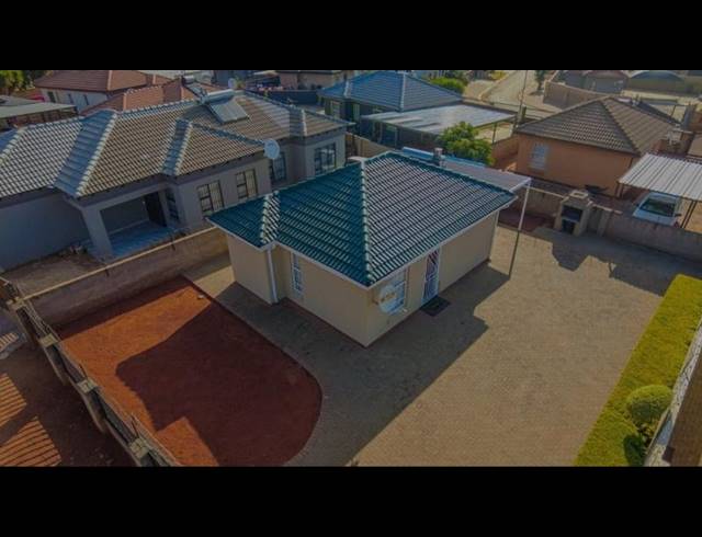 2 BEDROOM HOUSE FOR SALE IN THE ORCHARDS